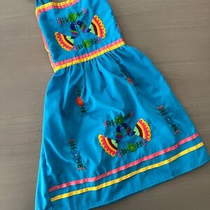 Girls dress 💛💙